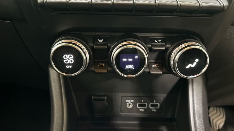 Renault Captur 1.0 TCE 100 Iconic 5dr Petrol Hatchback